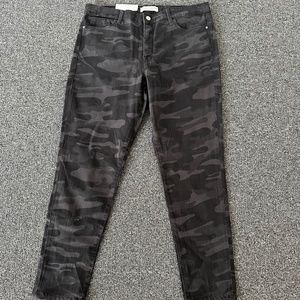 Social Standard by Sanctuary Women's Prosperity Camo Skinny Ankle Jeans 8